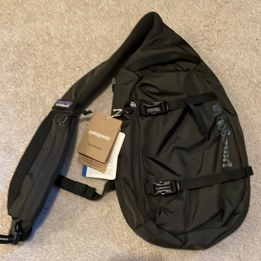 Patagonia Atom 8L Sling Pack Black NWT